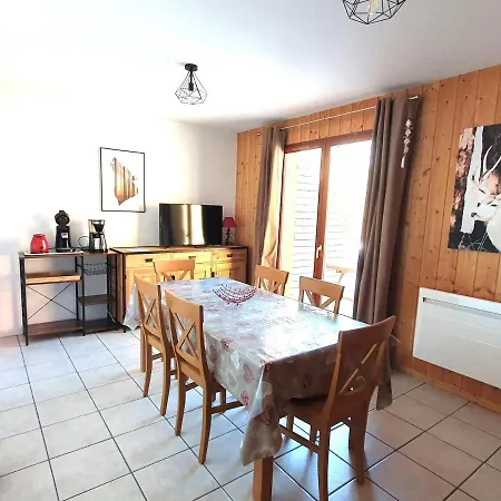 Mitoyen 3 Pieces, 7 Pers, Terrasse, Parking Gratuit, Animaux Acceptes - Fr-1-504-63